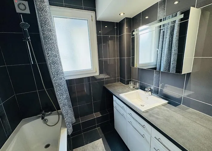 Appartamento 5-room In The Heart Of The Center Caen