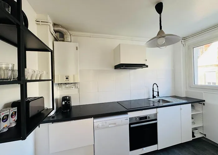 Appartamento 5-room In The Heart Of The Center Caen